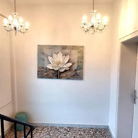 Representative דירה *