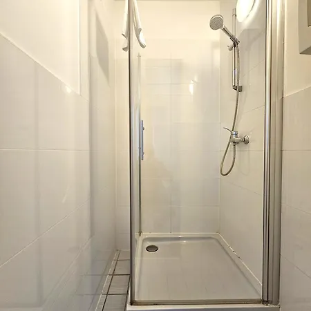 Representative * מירבוש