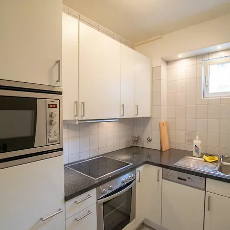 דירה Representative